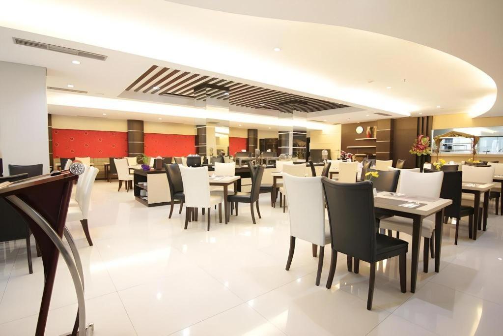 Megaland Hotel Solo Экстерьер фото
