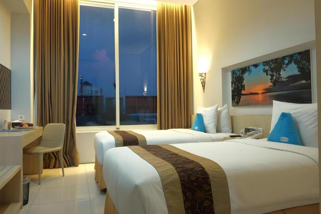 Megaland Hotel Solo Экстерьер фото