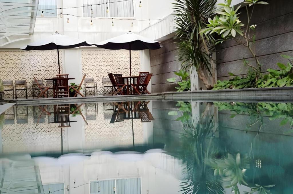 Megaland Hotel Solo Экстерьер фото