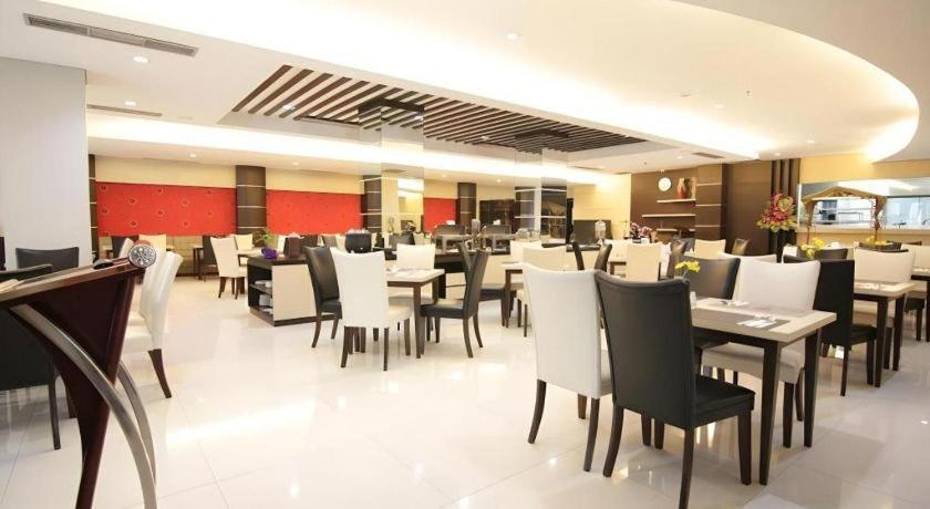 Megaland Hotel Solo Экстерьер фото