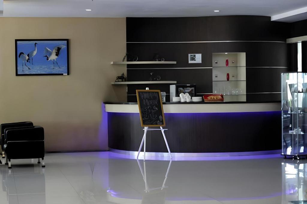 Megaland Hotel Solo Экстерьер фото